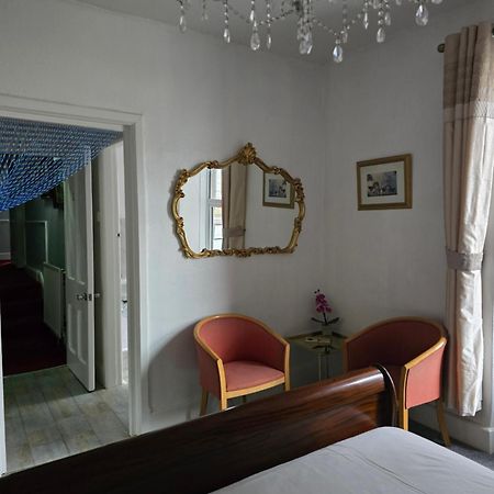 ברמאות' Bluebells Guest House מראה חיצוני תמונה